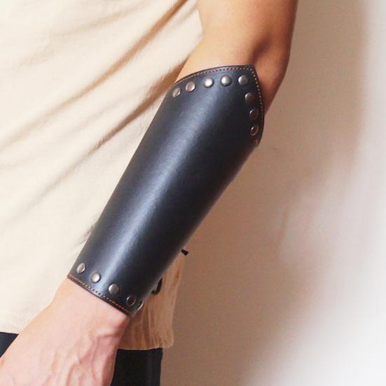 Men Halloween Arm Cuff Adjustable Rivet Decoration Personality Faux Leather Vintage Style Cosplay Medieval Cross Strings Retro Men Oversleeve for