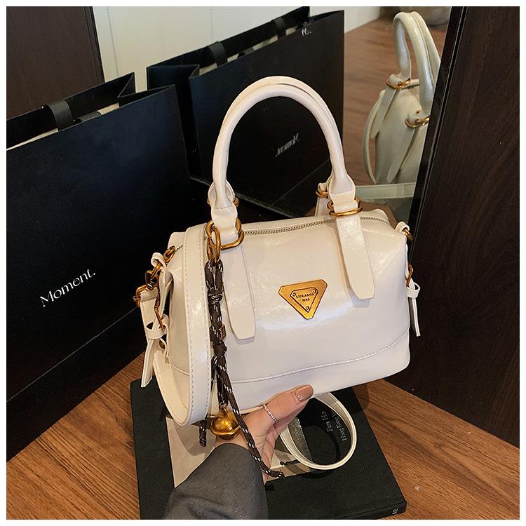 

Ретро сумочка женская 2025 новая универсальная модная на плечо сумка-подушка кроссбоди женская сумка белый