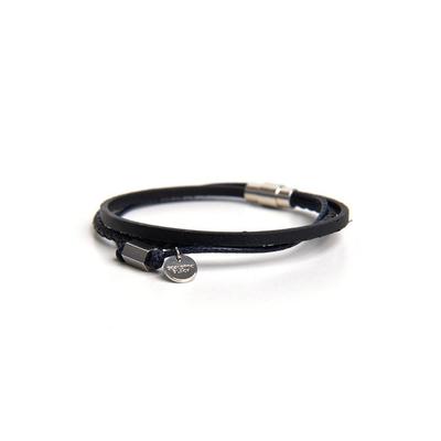 SCALETTO BLACK BAT305 [surgical steel]Layered Leather Nut Point Bracelet