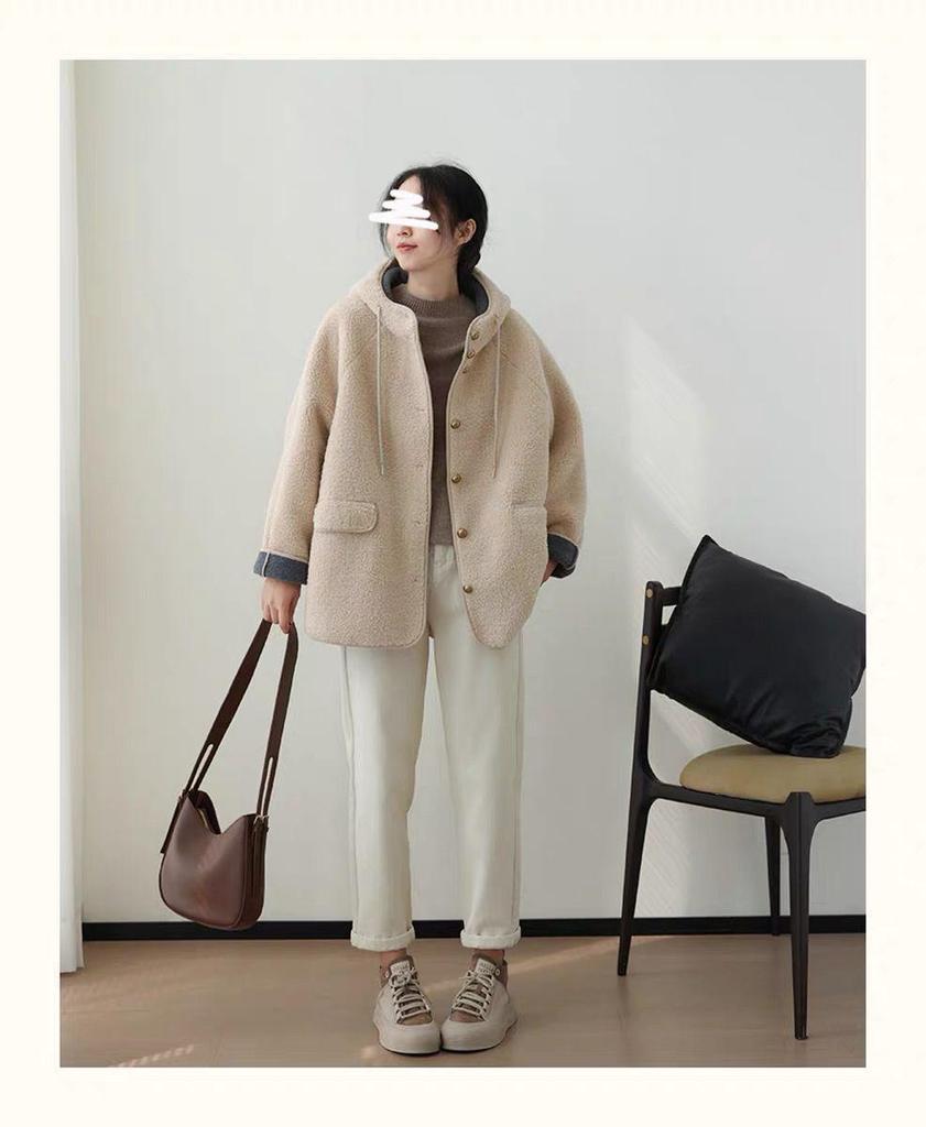 Women's Hooded Lambswool Plush Coat: Versatile Loose Fit, Velvet Lined, Thick and Warm for Autumn/Winter.