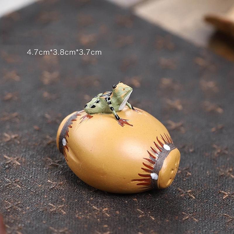 Lucky Purple Clay Small Frog Statue Tea Pet Tea Art Ornaments Chinese Kung Fu Tea Handicrafts Tea Ceremony Decor Accessories