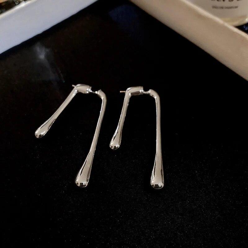 

2024 Новые модные глянцевые металлические серьги-капли для женщин, классические серьги-гвоздики с геометрическим рисунком Kpop, модные ювелирные аксессуары для девочек в готическом стиле