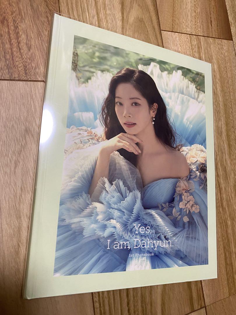 

[USED] Yes, I am Dahyun Photobook