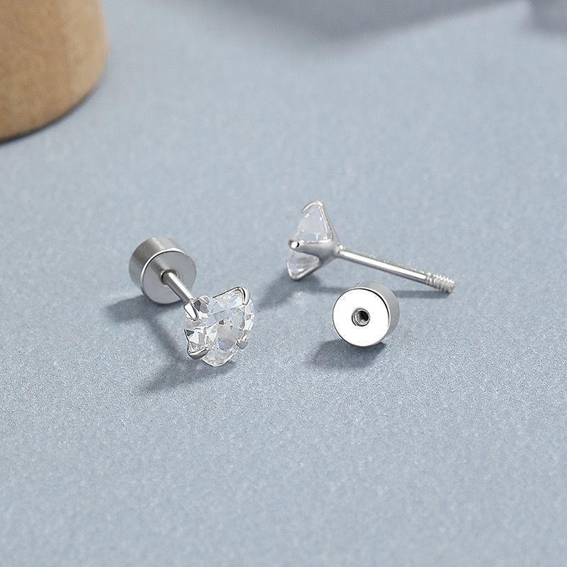 Copper Love zircon earrings for women, fashionable and simple ins, heart shaped earrings, personality and temperament