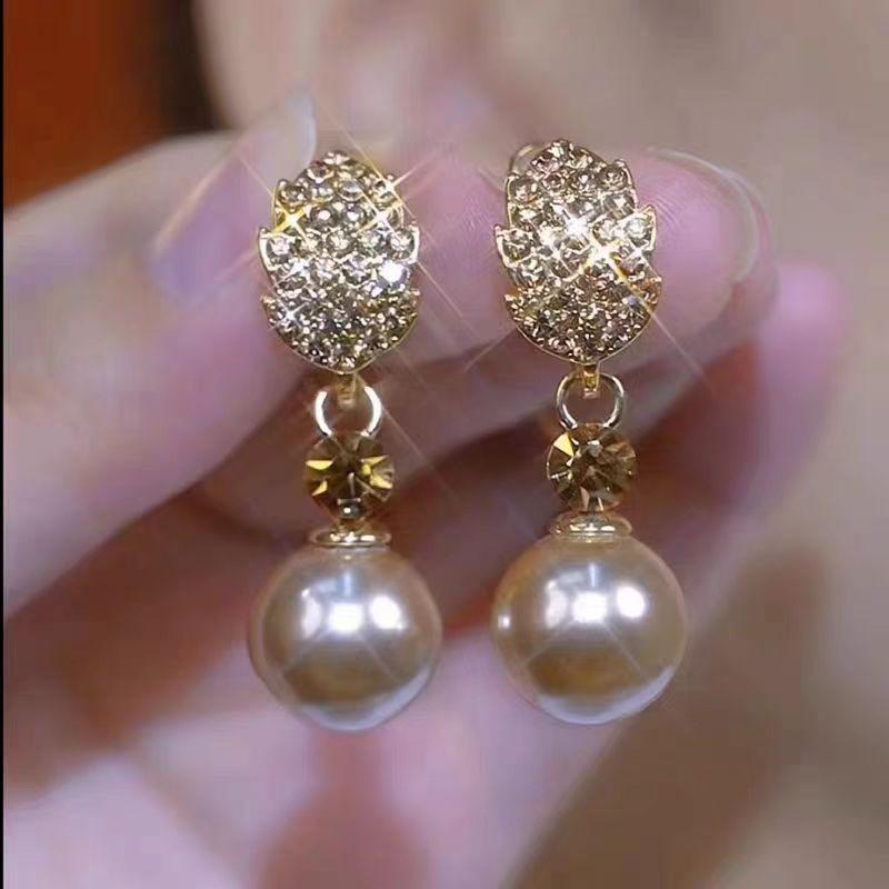 New Purple Pearl Earrings Full of Diamond Leaves for Women, Design Ear Buckles Temperament Earrings