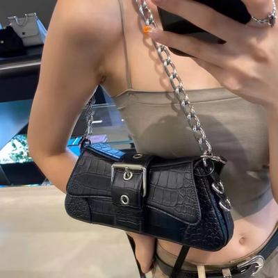 Nische Süße Coole Babes Modische Moderne Metallkette Schulter Tragbar Mittelalterliche Achseltasche Methode Stick Bag