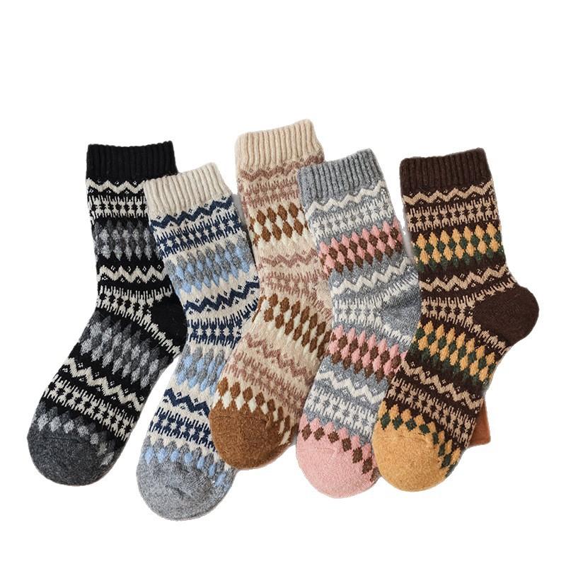 Winter and Autumn Vintage Thick and Warm Wool Socks for Children, Featuring Fel Island Wave and Diamond Pattern in Ethnic Style, Mid-calf Length Socks