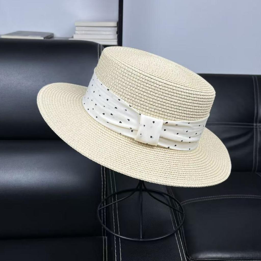Versatile Flat Top Straw Hat Women's Summer Flat Edge Sunshade Sunscreen Fashion Top Hat Shopping Beach Hat