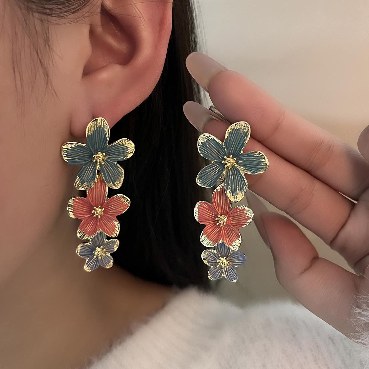 

Модні сережки-підвіски для жіночих прикрас різнокольоровий