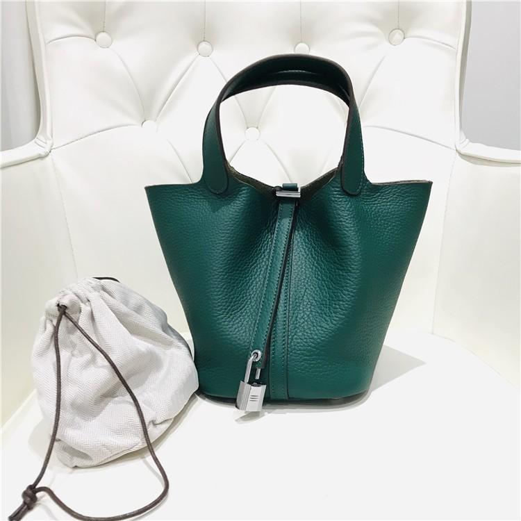 2023 Nowa damska torba ze skóry bydlęcej pierwszej jakości, wzór liczi, koszyk warzywny, worek typu bucket bag, modna i prosta, codzienna torebka