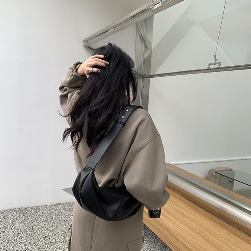 New Women Soft Pu Leather SHoulder Messenger Armpit Retro Lady Pillow Bags Purses And Handbags