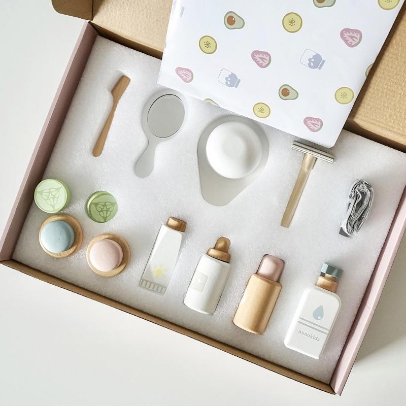 Realistic Pretend Play Makeup Toy Set Wooden Beauty Salon Toy For Girl With Cosmetic Accessories Encourages Creativity
