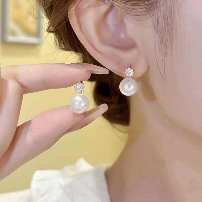 2024 Exquisite High-End French Zircon Pearl Earrings: Versatile Autumn/Winter Style for Women.