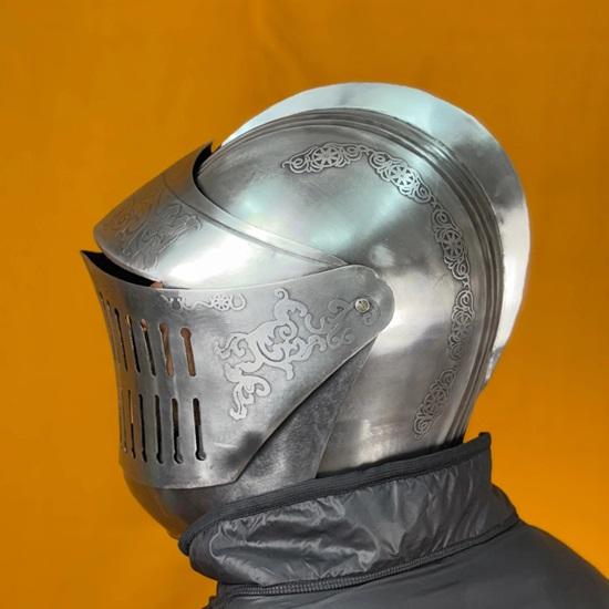 Dark Soul Unisex Warrior Steel Helmet Elegant Medieval Armor for LARP, Cosplay Reenactments Handcrafted