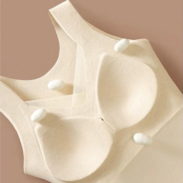 "Seamless Thermal Vest with Chest Pads: Body Shaping, Tummy-Tightening, Thickened and Warm Cationic Material"