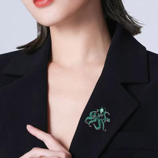 Sparkly Octopus Brooch Rhinestone Octopus Brooch Pin Sea Creature Lapel Pin Accessory for Men Women Ocean Lovers Sweaters Coats Scarves