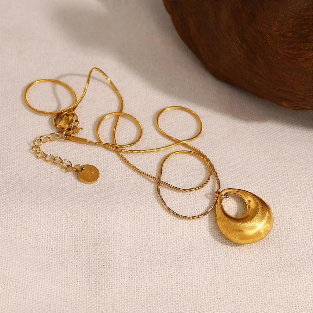 Contemporary Hollow Teardrop Necklace Stainless Steel Small Bag Neckchain Everyday Wear Jewelry Women's Accessories