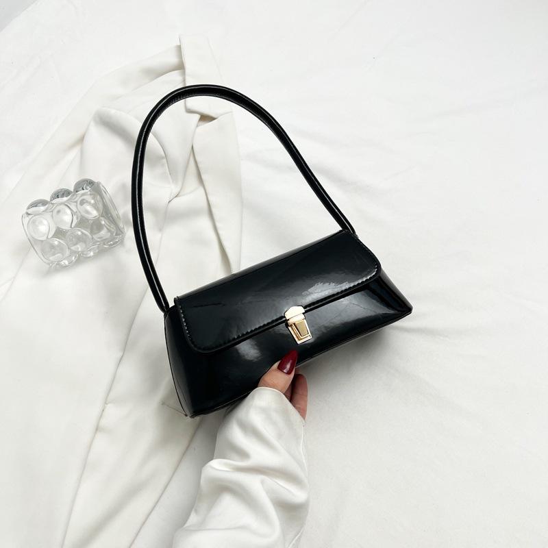 

Retro underarm bag women s new summer fashion handbag niche high-value shoulder bag