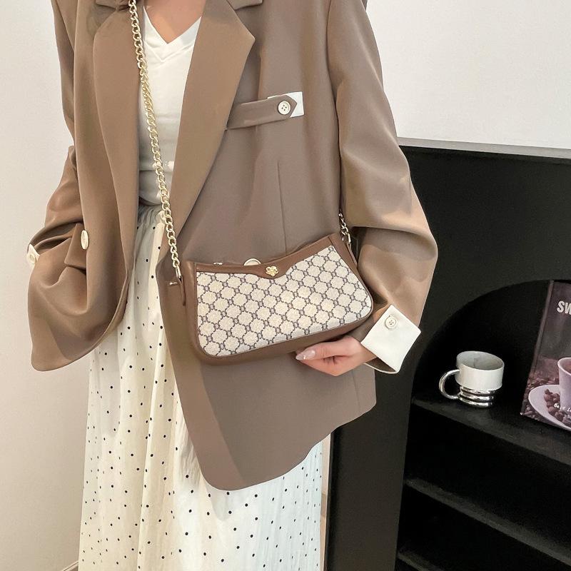 

New textured underarm bag simple fashion versatile handbag exquisite casual shoulder bag