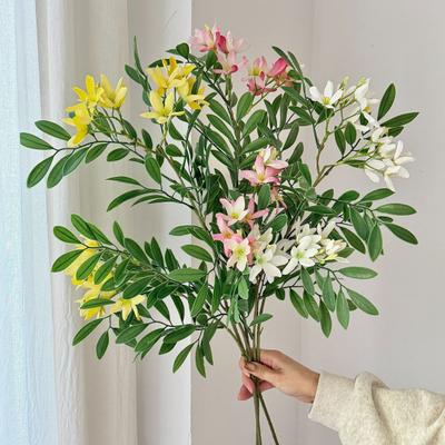 Konstgjord Akaciagren med Falska Silkesblommor och Blad, 38 tum Lång, Falsk Pagodträdgren för Bröllopsmiddagsbord, Kontor, Hem, Bordsdekoration