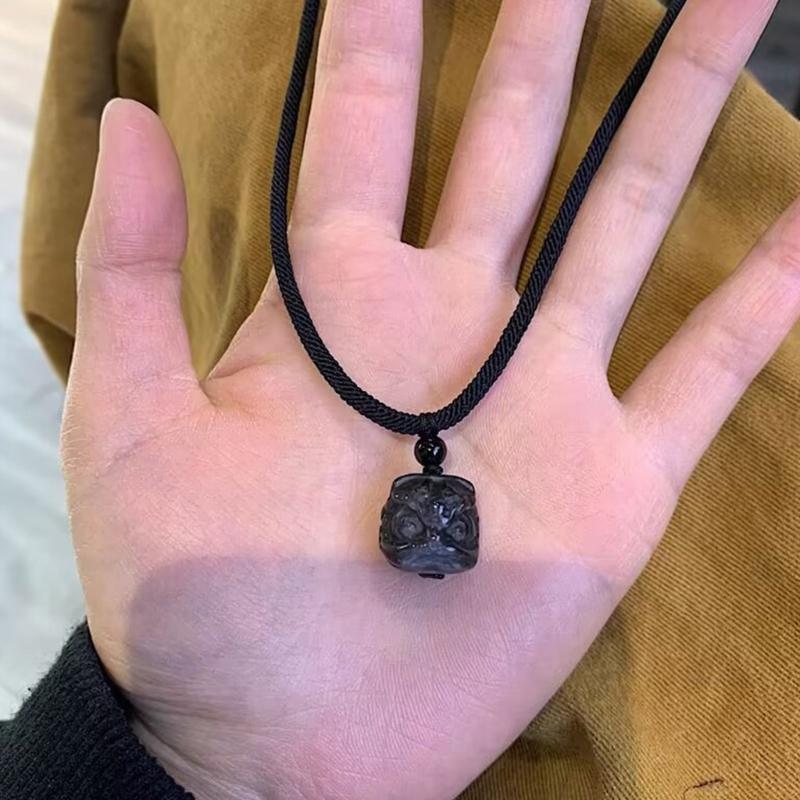 Chinese Style Lion Pendant Necklace Simple Clavicle Chain Vintage Choker Necklace Fashion Jewelry Gift for Women Men