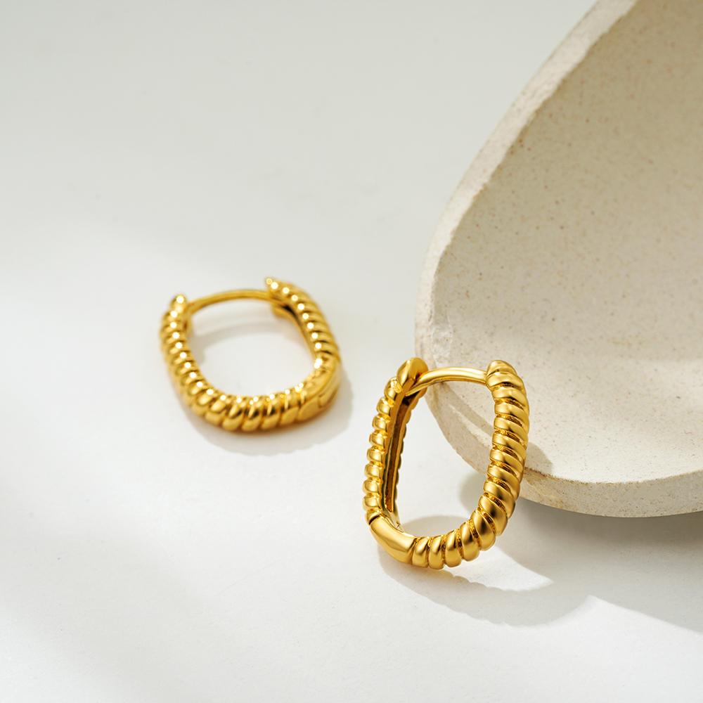 Fashion Twist Hoop Earrings for Women Gold Color U Shape Huggies Ear Buckle Waterproof Earring Vintage Jewelry Gift