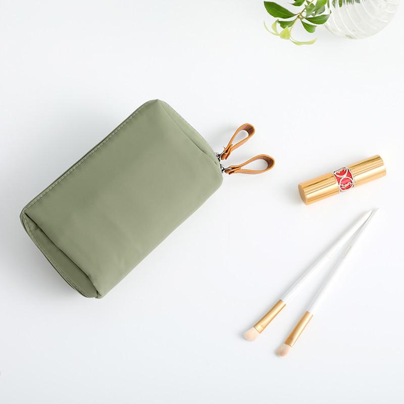 Trendy Portable Mini Cosmetic Bag for Women – Stylish Travel Makeup and Lipstick Storage