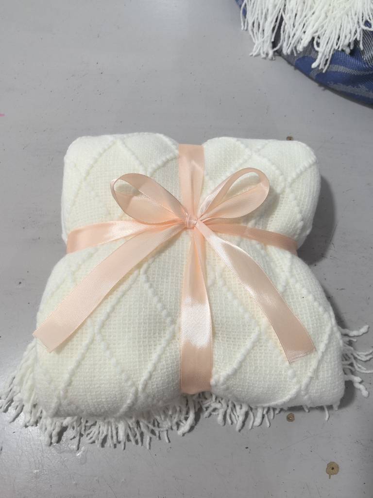 Luxury-lite Minimalist Natural Yoga Blanket Sofa Cushion Throw Blanket Air Conditioning Blanket Bed Cover