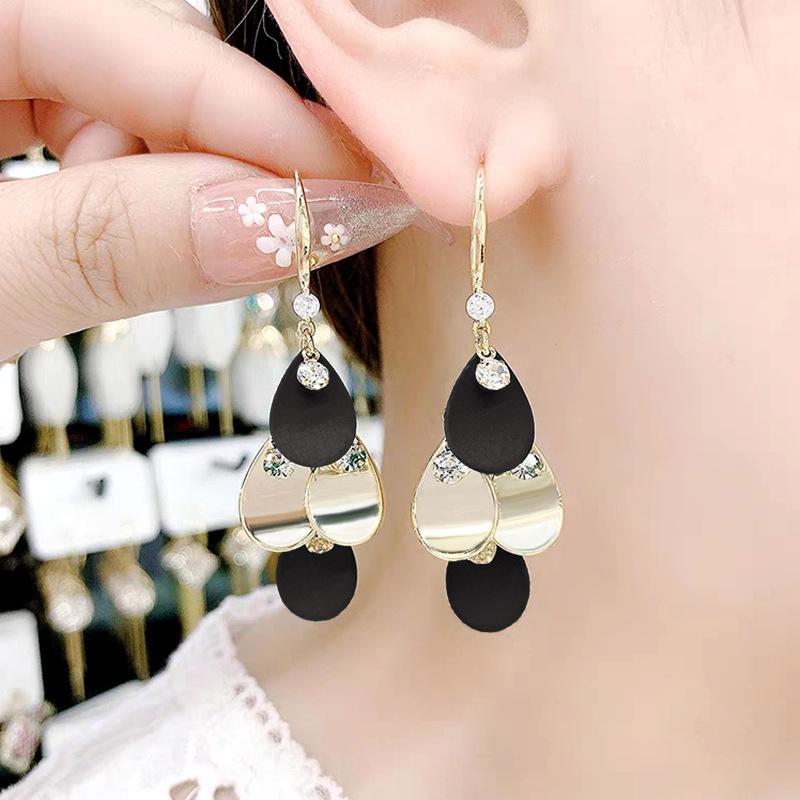 Fashion Geometric Bow Flower Pearl Earrings Women'S Premium Versatile Small Fragrant Wind Earrings