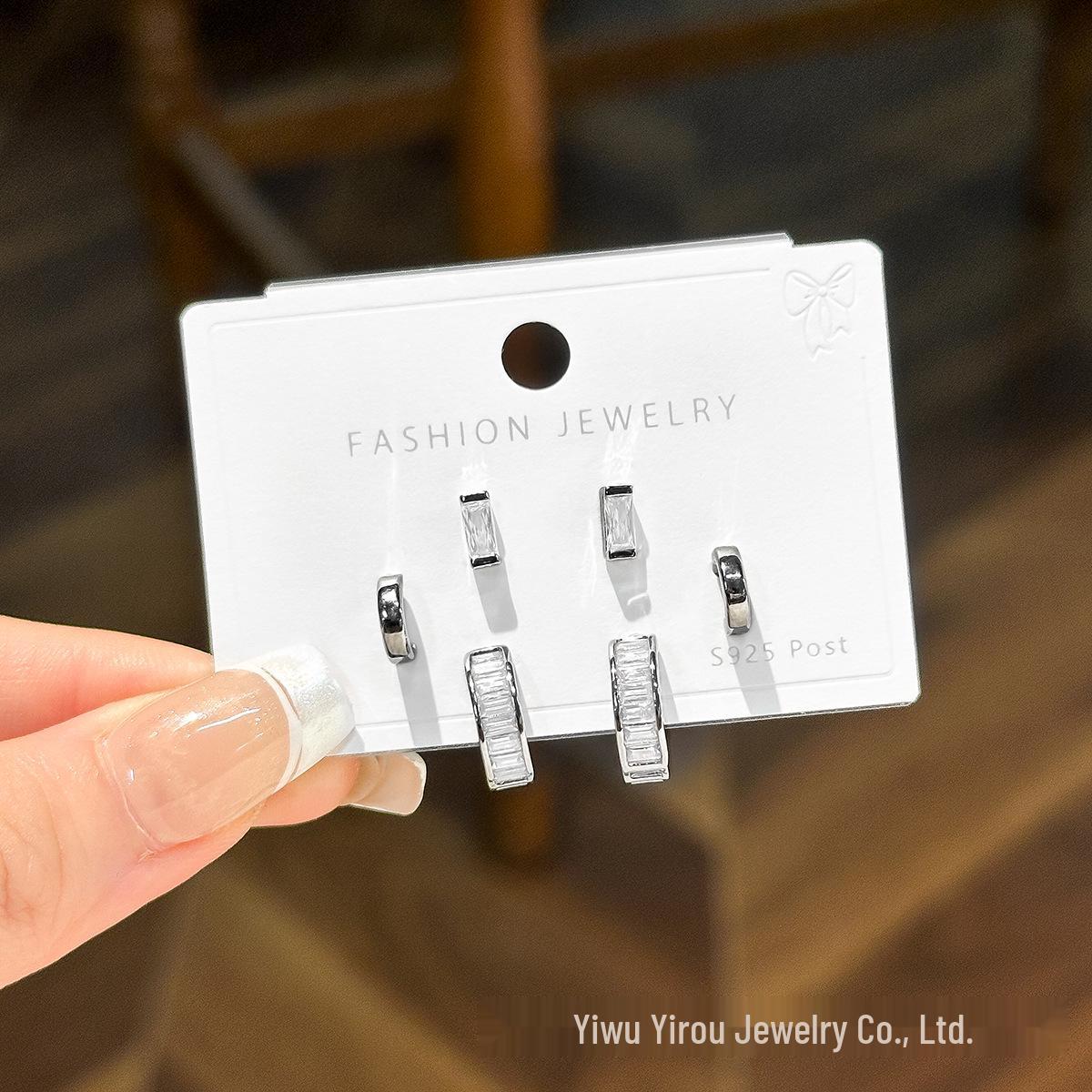 Elegant Zircon Geometric Stud Earrings: High-End, Versatile Design for Women