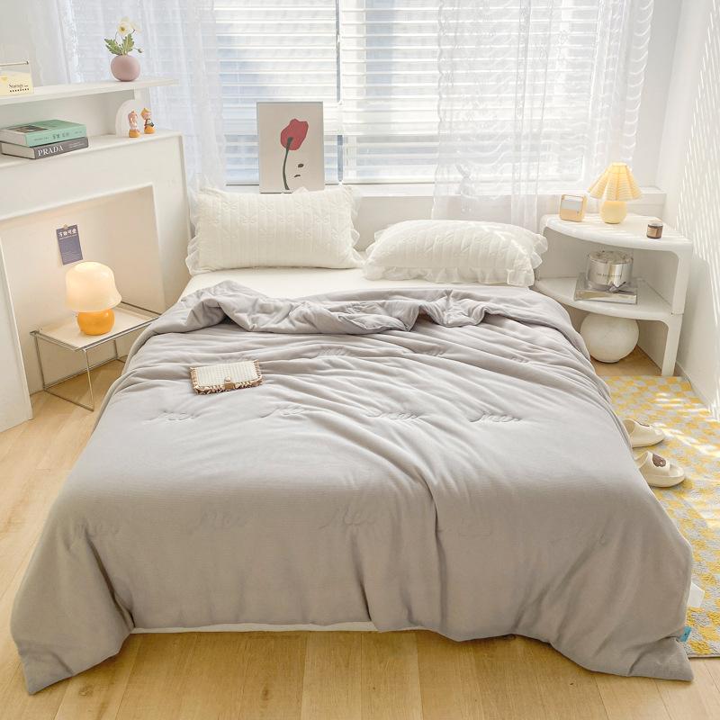 New Plaid Summer Quilt Airable Cover Comfortable Thin Duvet Washable Quilt