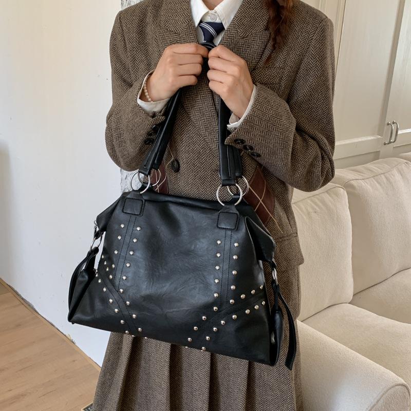 Retro Portable Locomotive Bag Women's 2025 New Trendy Fashion Niche Tote Bag High-end Large-capacity Armpit Bag