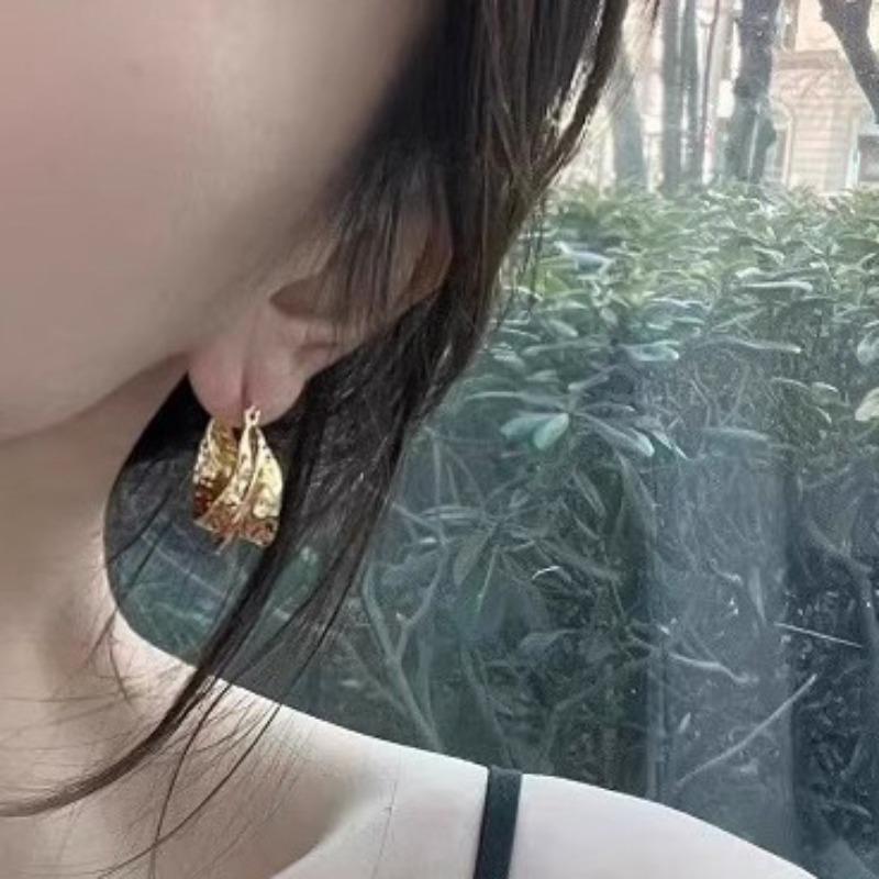 Retro Pleated Circle Earrings Niche High-end Cold Wind Simple Fashion Trendy Gift Elegant Lady's Classic Casual Jewelry