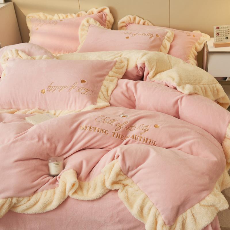 Patul de toamnă și iarnă din catifea cu lapte set din patru piese, îngroșat, cald, brodat, din catifea corali, cearșaf de pilota unică, set din trei piese din catifea arctică