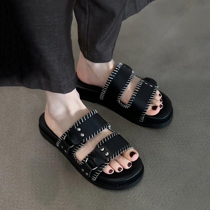 Schaffell-Version~ Neues Nietendesign mit Sandalen für Frauen, die es leid sind, im Sommer in Scheiße zu treten, Römersandalen mit niedrigem Absatz