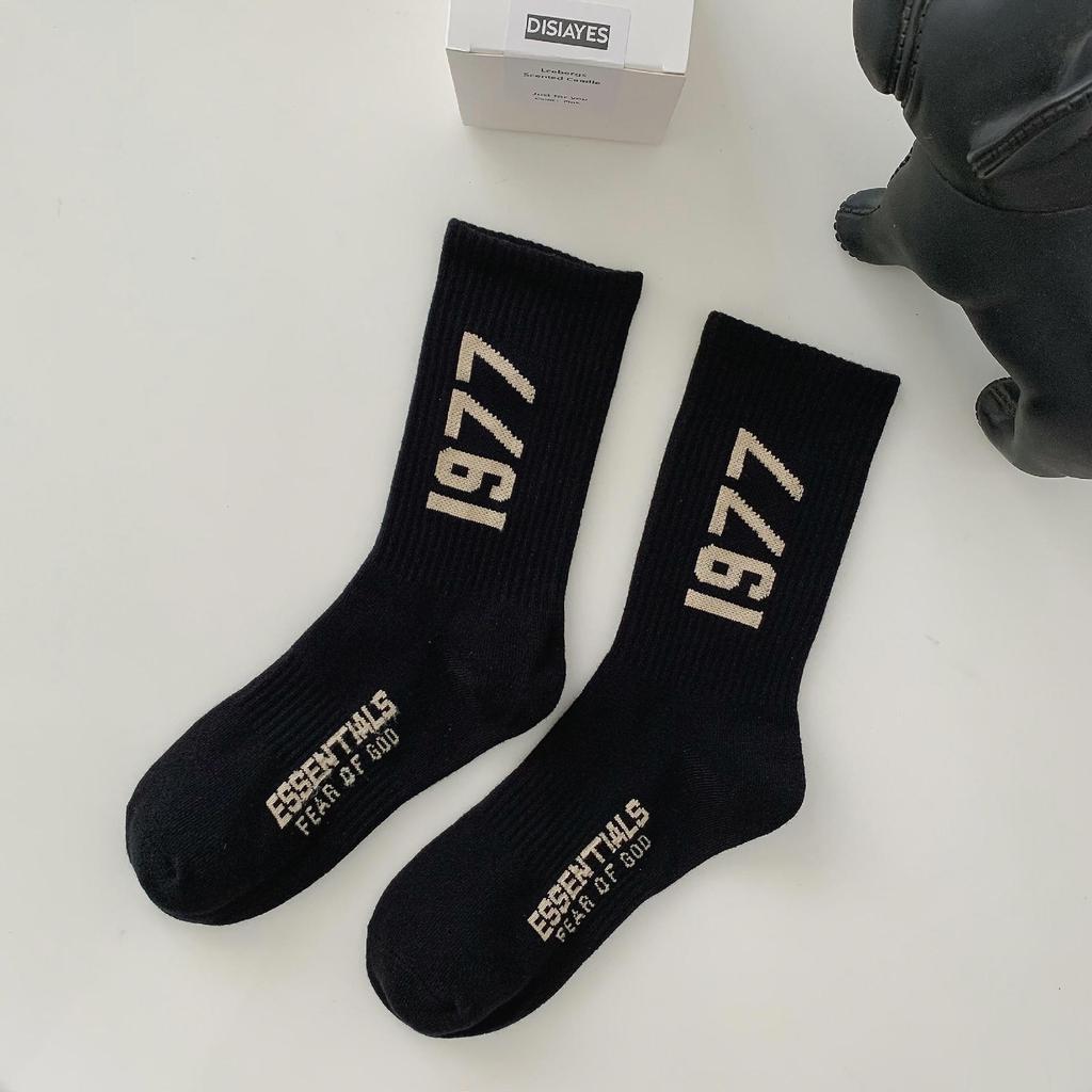 1977 Socks, Fashion Sports Socks, Trendy Socks, Breathable Sweat-Absorbing Cotton Socks, Medium Tube Socks, Skateboard Socks, Stockings
