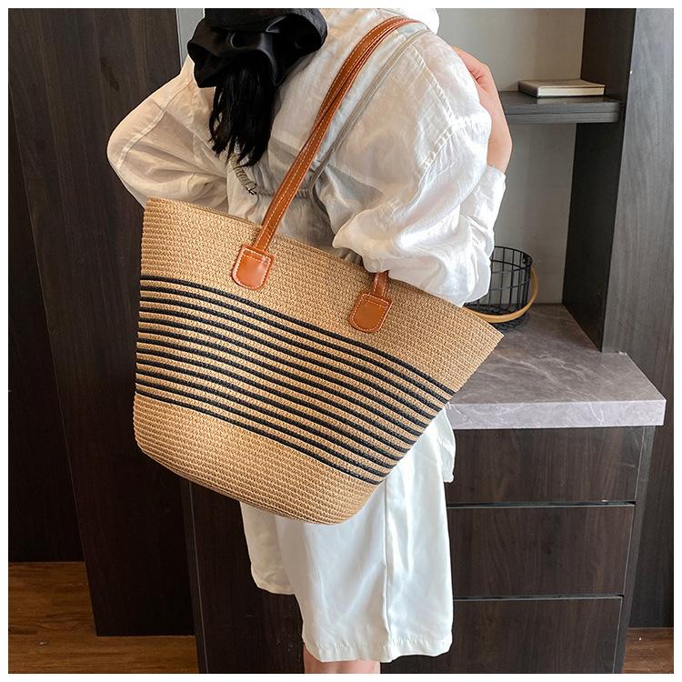 New Straw Bag Women's Summer Handbag Seaside Tote Bag Large Capacity Woven Shoulder Bag Premium Bucket Bag