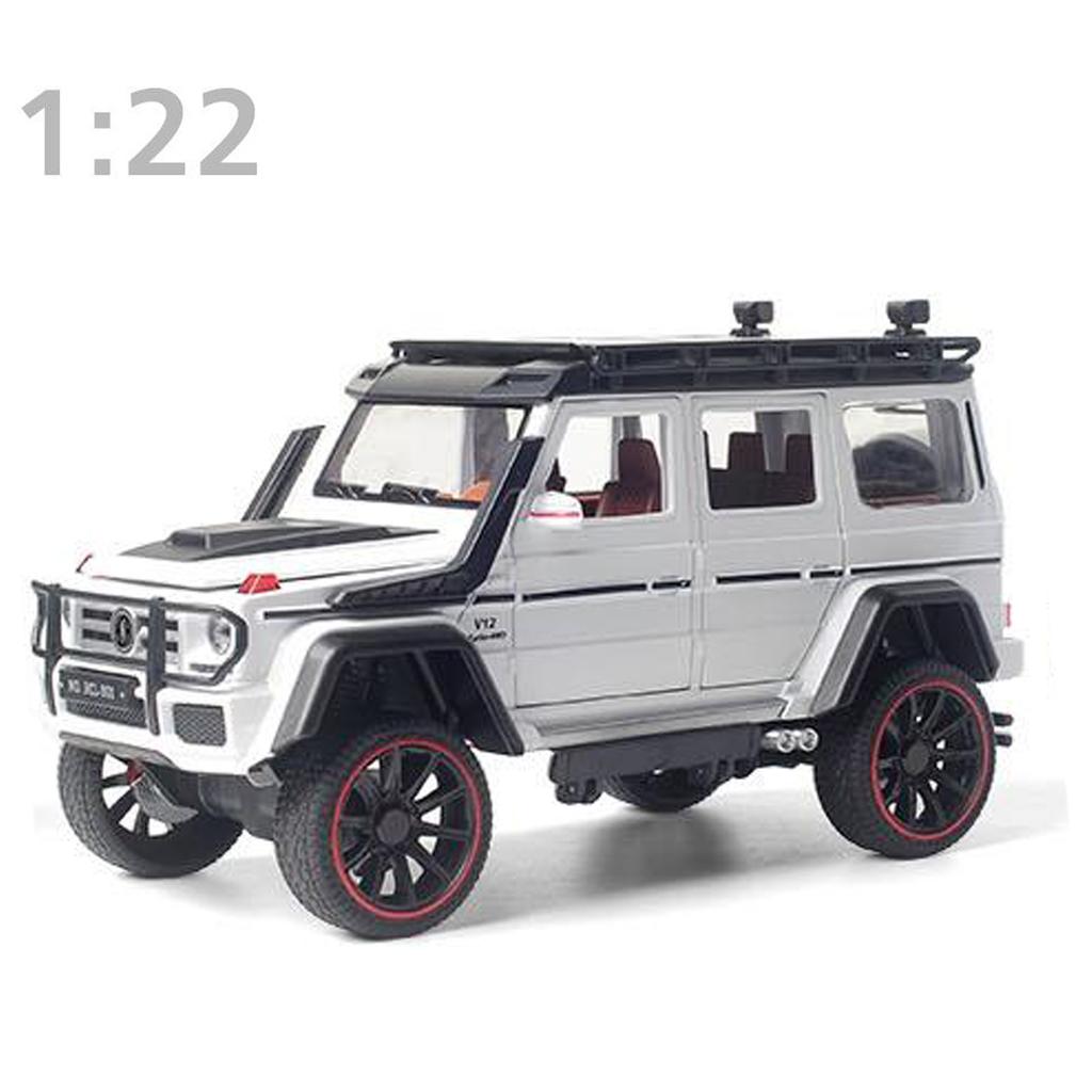 1:22 Alloy SUV Car Model Diecasts & Toy Metal Off-road Vehicles Model Doors Opened Sound and Light Collection Kid‘s Gift