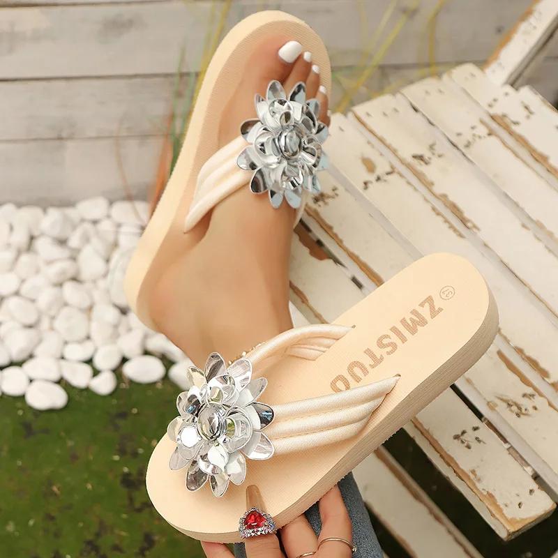 Fashion Gold Silver Flower Decor Flat Sandals for Women Plus Size Thick Sole Chunky Platform Slippers Summer Light Comfort Flip Flops