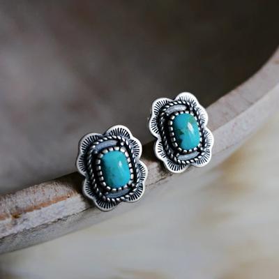 Vintage Irregular Metal Round Floral Inlaid Turquoise Earrings Fashion Ladies Hand Carved Stripe Pattern Stud Earrings