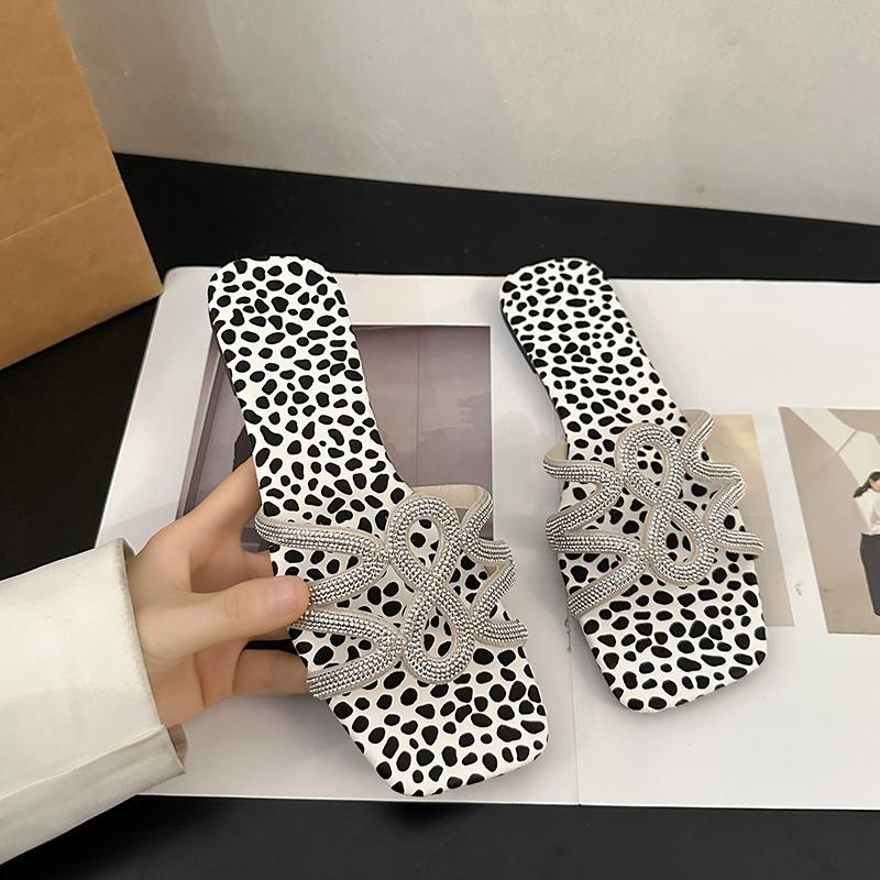 Summer Women's Slippers Flat with Sexy High Quality Flat with Casual Comfortable Non-slip Square Head Ladies Beach Slippers