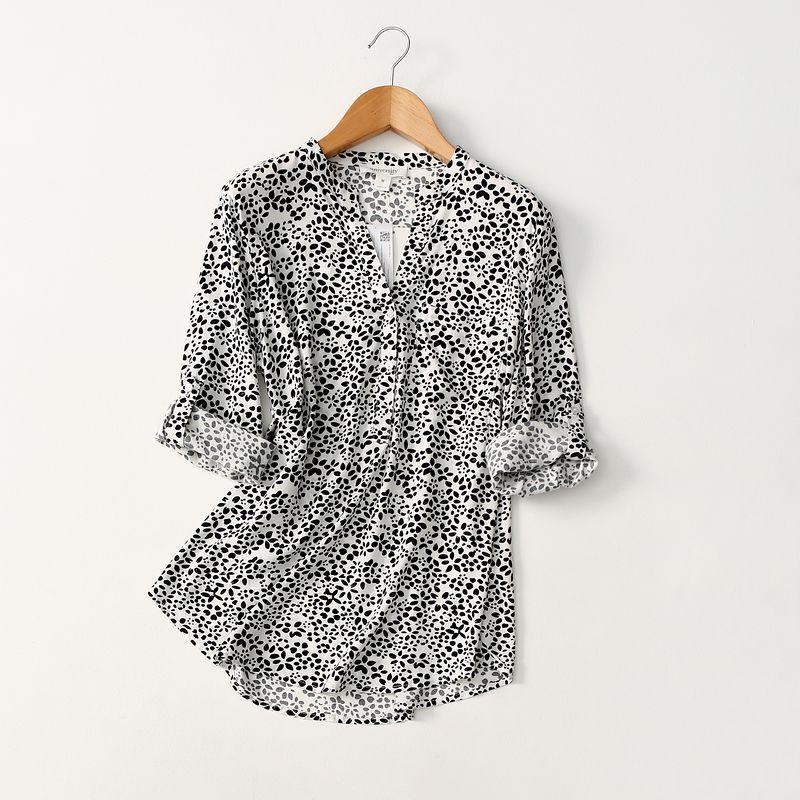 Export Export Loose V Neck Artificial Cotton Shirt Women's Three-Quarter Sleeve Cotton Silk Tops Spring and Summer Rollable Sleeves