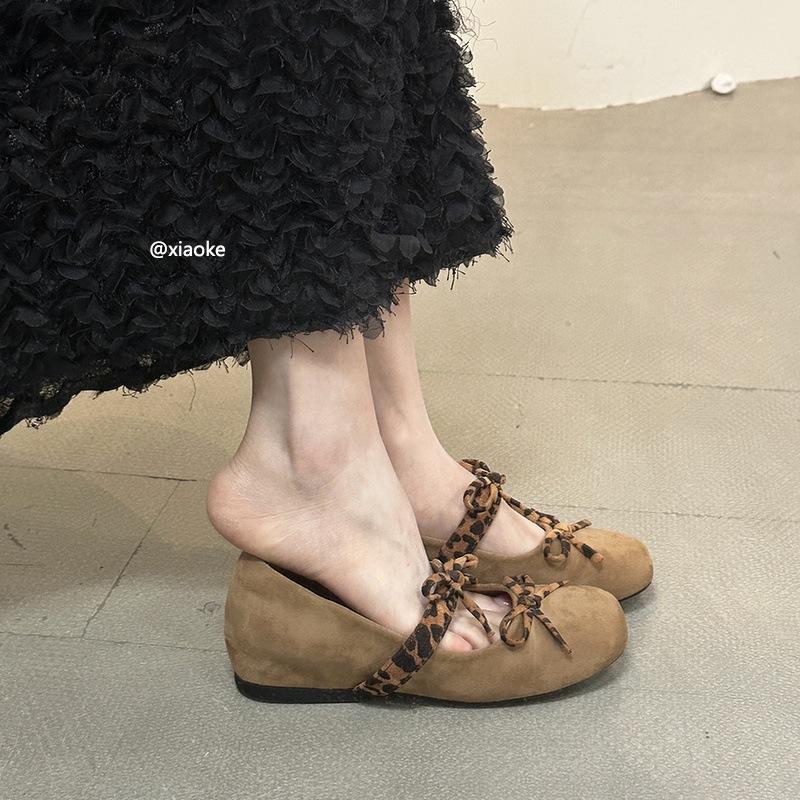 

Внутреннее увеличение высоты Французский ретро леопардовый принт бант одинарная обувь женская 2025 весна новая замшевая фея ветер бабушка женская обувь 40 хаки