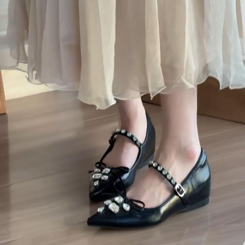 Women's Fashion Soft Sole Single Shoes Summer New Pointed Head Shallow Mouth Crystal Buckle Anti-slip Wear-resistant Flat Shoes