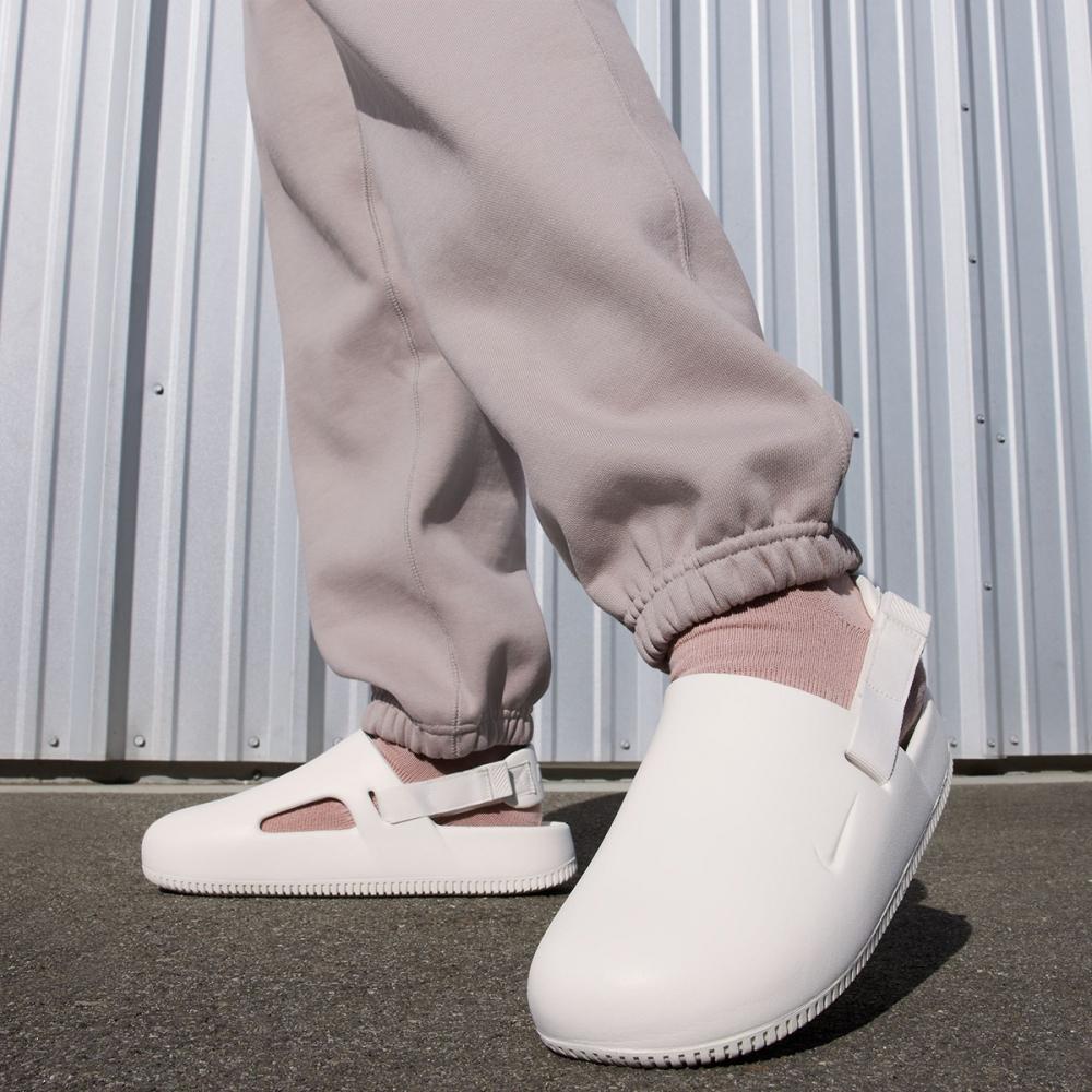 

Женские кроссовки Nike Calm Mule FB2185 100