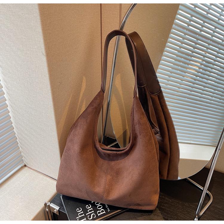 Retro Bag Women's Large Capacity Autumn and Winter Versatile Single Shoulder Mother Bag Casual Commuter Dumpling Bag