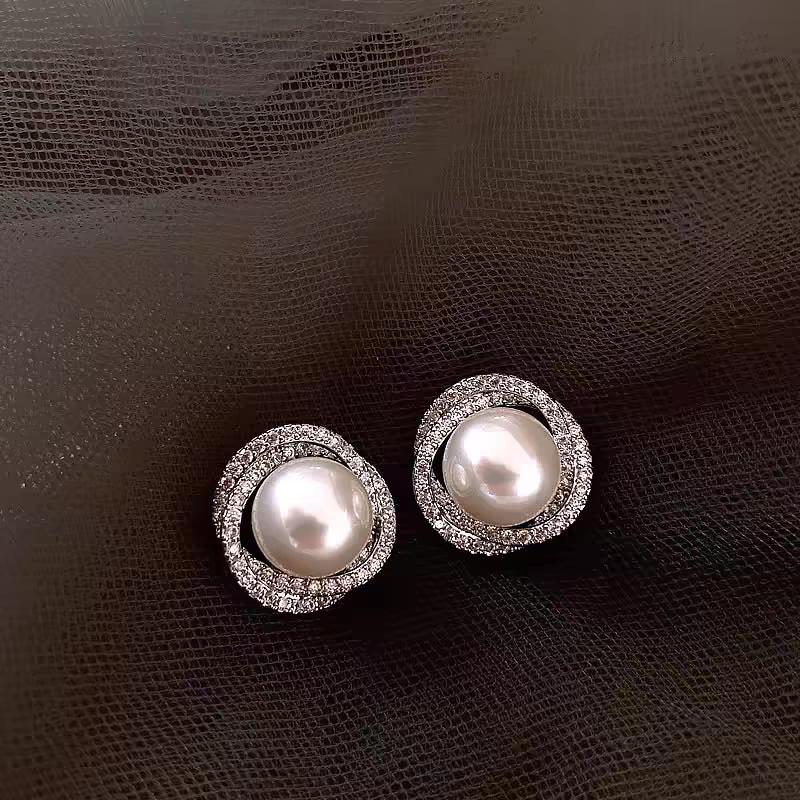 Korean Elegant Pearl Stud Earrings for Women: Versatile, High-Class Style Jewelry