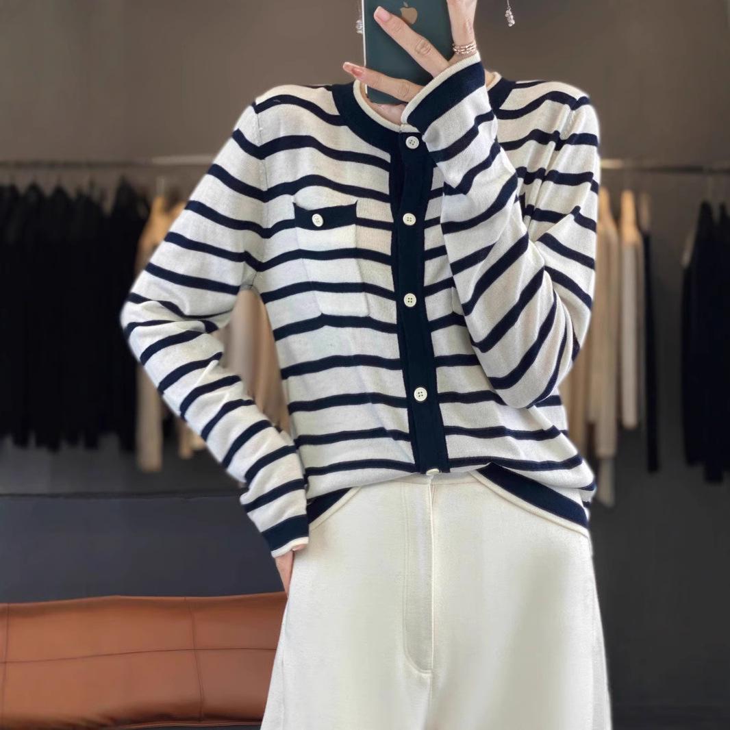 

Women s Classic Color Block Wool Cardigan: Long Sleeve, Round Neck, Casual Sweater for Spring & Autumn L