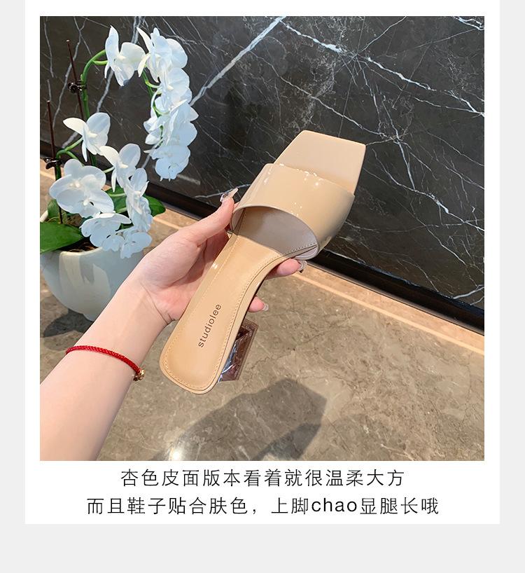 

Grape mother has the same style, summer style, crystal and thick-bottomed square head with open-toed thick high-heeled cool slippers for women 40