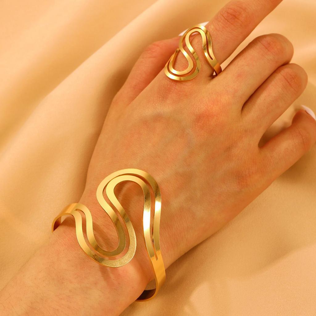 High-quality 2026 gold double-layer S-shaped hollow-out modeling bracelet, simple and versatile snake-shaped opening adjustable jewelry.